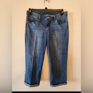 Levis low rise capri jeans size 29 cuffed